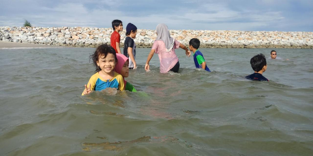 Zr D'Jembal Homestay, Gong Badak Kuala Terengganu Eksteriør billede